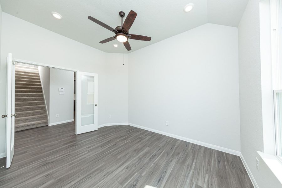 Spacious, unfurnished interior of a new home in Bluestem, Brookshire (Image 15).