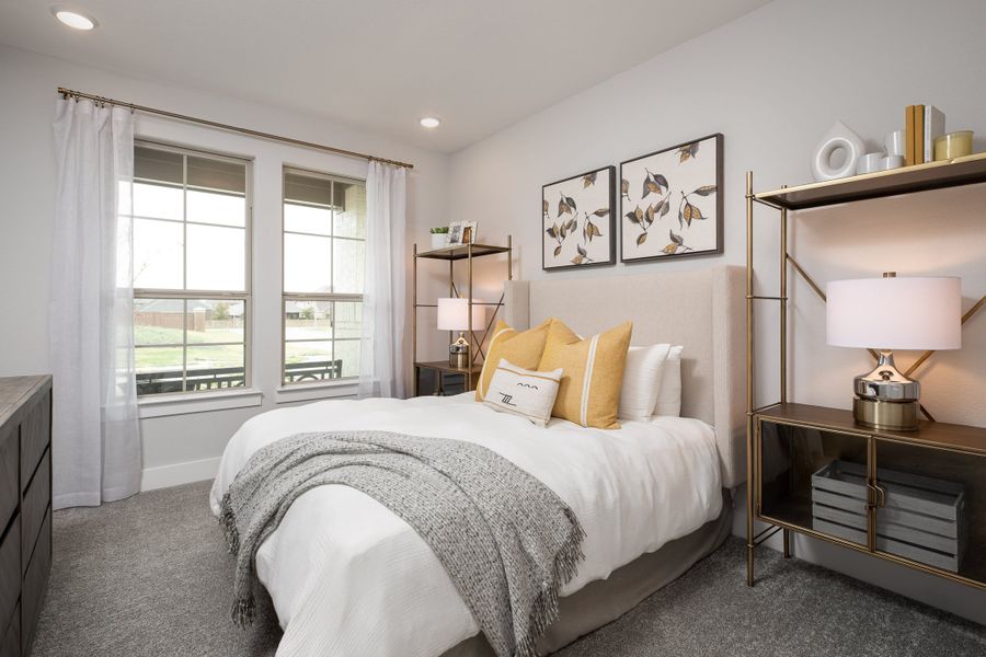 Representative furnished interior of a home built from the Savannah by Tri Pointe Homes in View at the Reserve, Mansfield (Image 12).