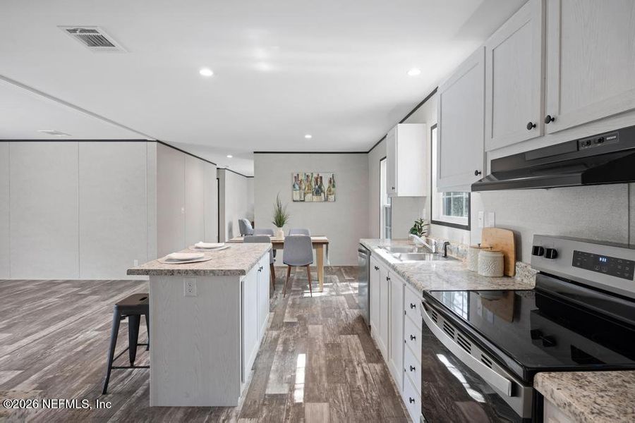 Furnished interior view inside a new home in , Middleburg (Image 31).