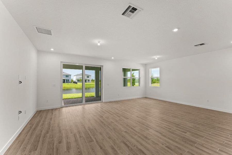 US_SEF_GATEWAY_LOT 344_great room