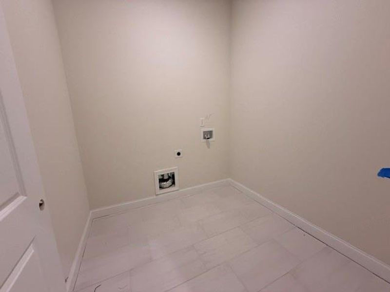 Spacious, unfurnished interior of a new home in , Dallas (Image 7).