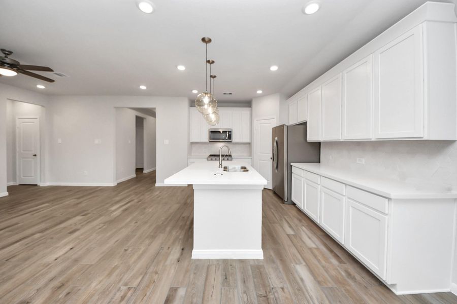 Furnished interior view inside a new home in Sunrise Cove: Landmark Collection, Texas City (Image 12).