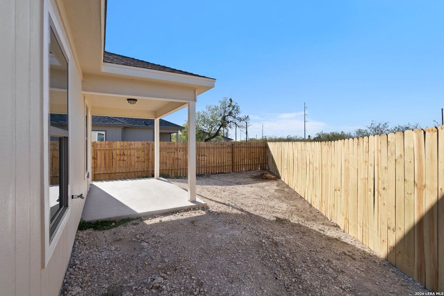 Exterior details and patio area of a home in , Del Rio (Image 15).
