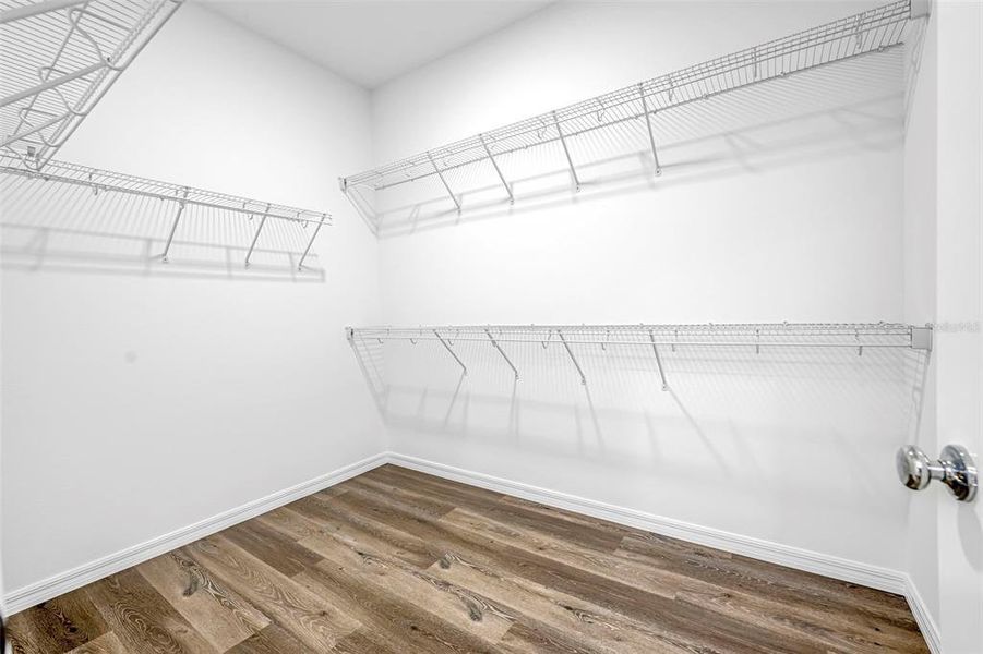 Spacious, unfurnished interior of a new home in , Weeki Wachee (Image 23).