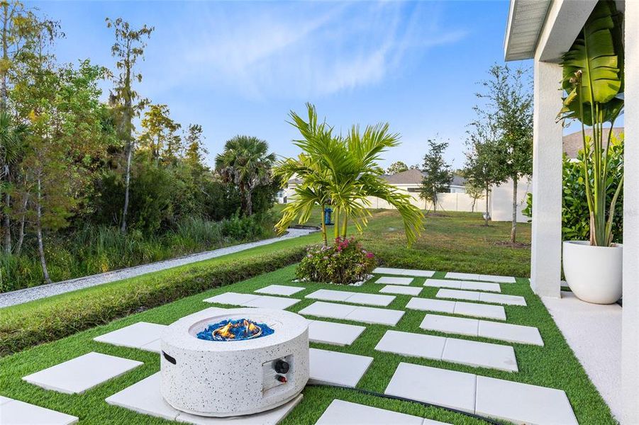 Exterior details and patio area of a home in Cypress Hammock, Kissimmee (Image 4).