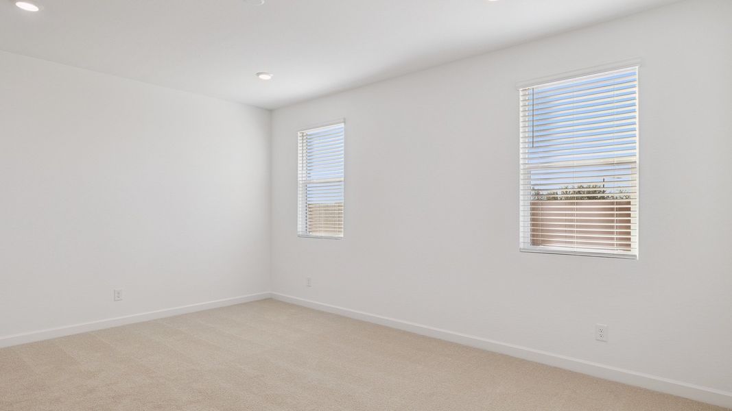 Spacious, unfurnished interior of a new home in Aloravita, Peoria (Image 22).