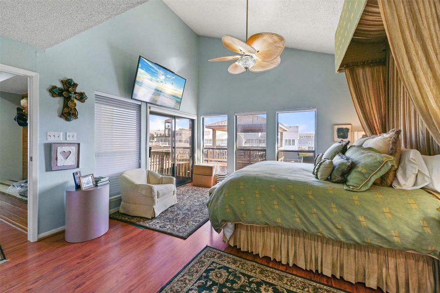 Furnished interior view inside a new home in , Galveston (Image 4).