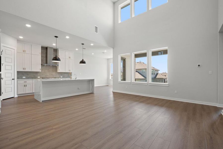 Spacious, unfurnished interior of a new home in Lariat, Liberty Hill (Image 37).