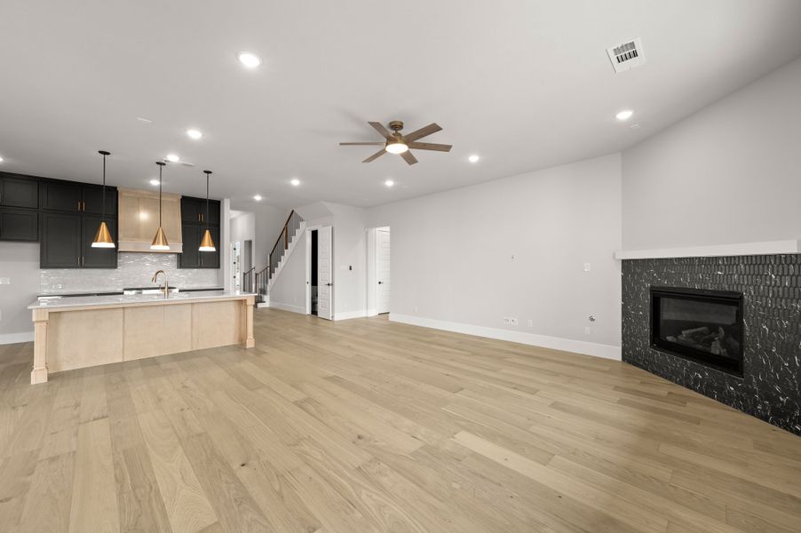 Image 29 representing the Aspen by Stonefield Homes in Rio Vista at Kelly Ranch, Aledo, TX.