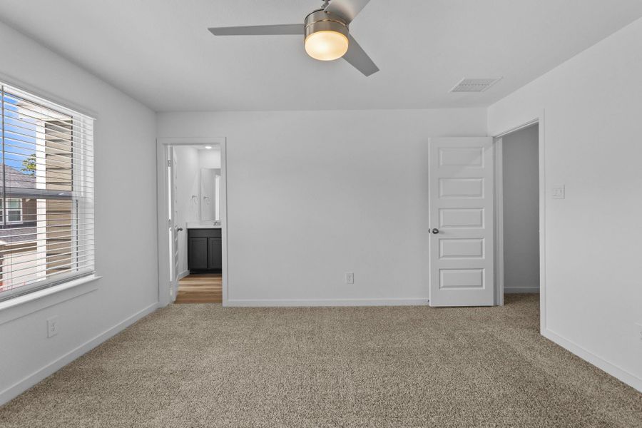 Spacious, unfurnished interior of a new home in Highland Court, Houston (Image 15). Spacious, unfurnished interior of a new home in Highland Court, Houston (Image 15).