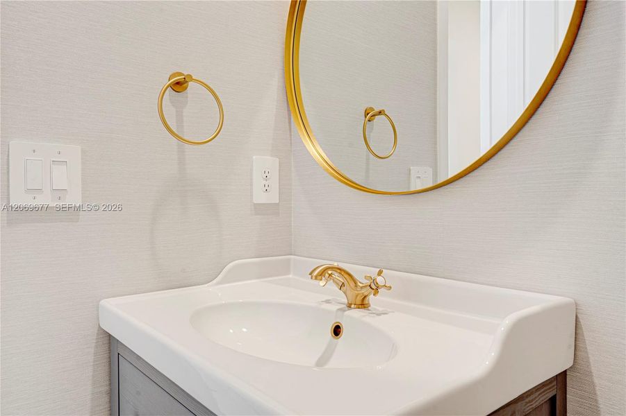 Close-up of interior finishes inside a home in , Davie (Image 17). Close-up of interior finishes inside a home in , Davie (Image 17).