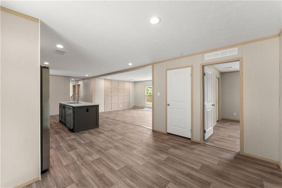 Spacious, unfurnished interior of a new home in , Lula (Image 13).