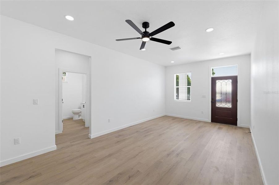 Spacious, unfurnished interior of a new home in , Dade City (Image 15).