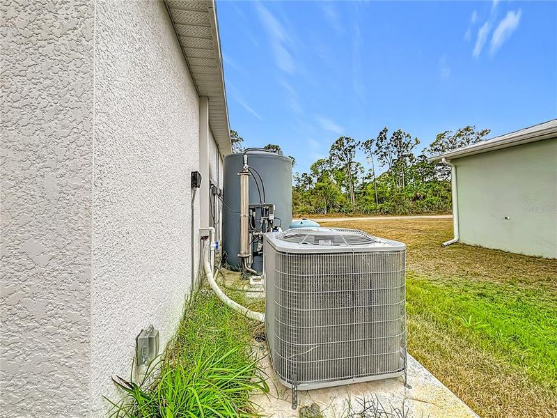 Exterior details and patio area of a home in , Port Charlotte (Image 26).