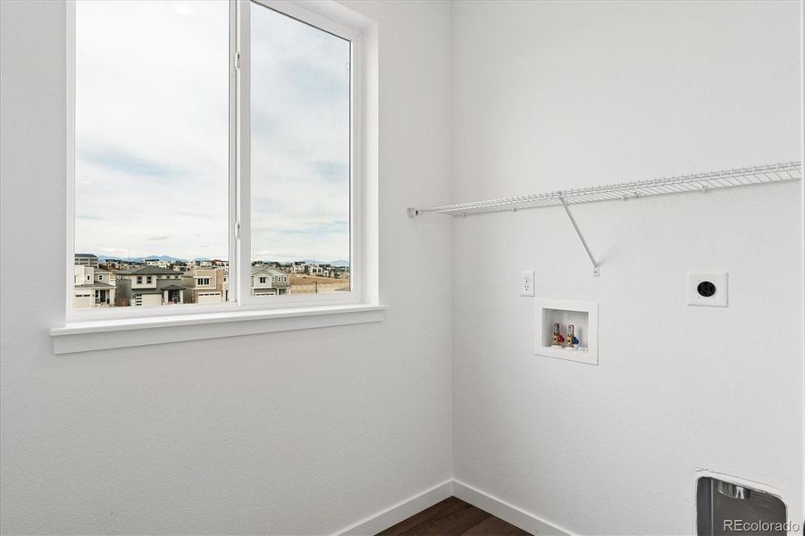 Spacious, unfurnished interior of a new home in The Summit at Meridian, Englewood (Image 14).