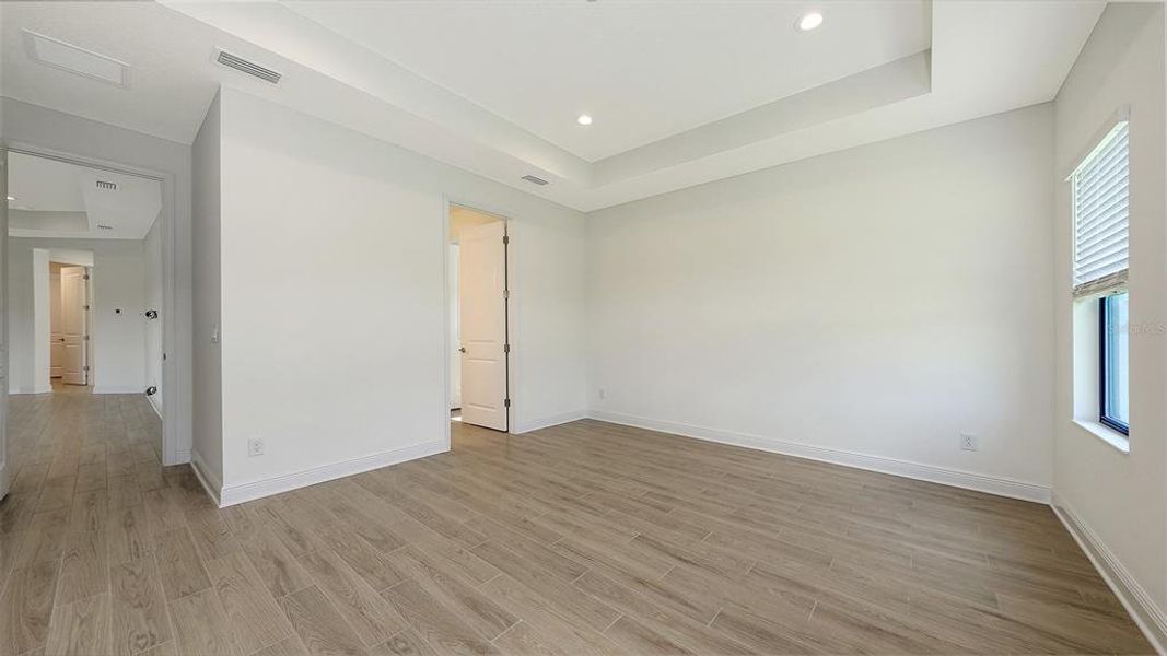 Spacious, unfurnished interior of a new home in Palm Grove, Lakewood Ranch (Image 28).