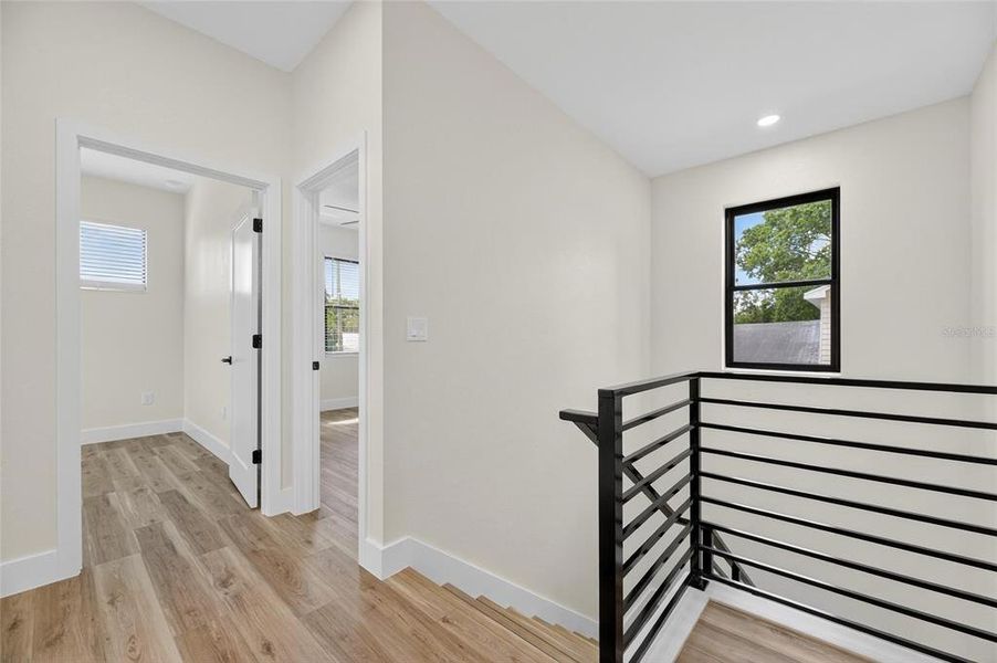 Spacious, unfurnished interior of a new home in , Tampa (Image 11).