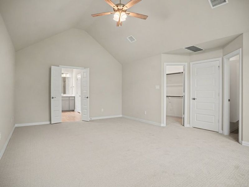 Spacious, unfurnished interior of a new home in Cole Crossing Estates, DeSoto (Image 22). Spacious, unfurnished interior of a new home in Cole Crossing Estates, DeSoto (Image 22).