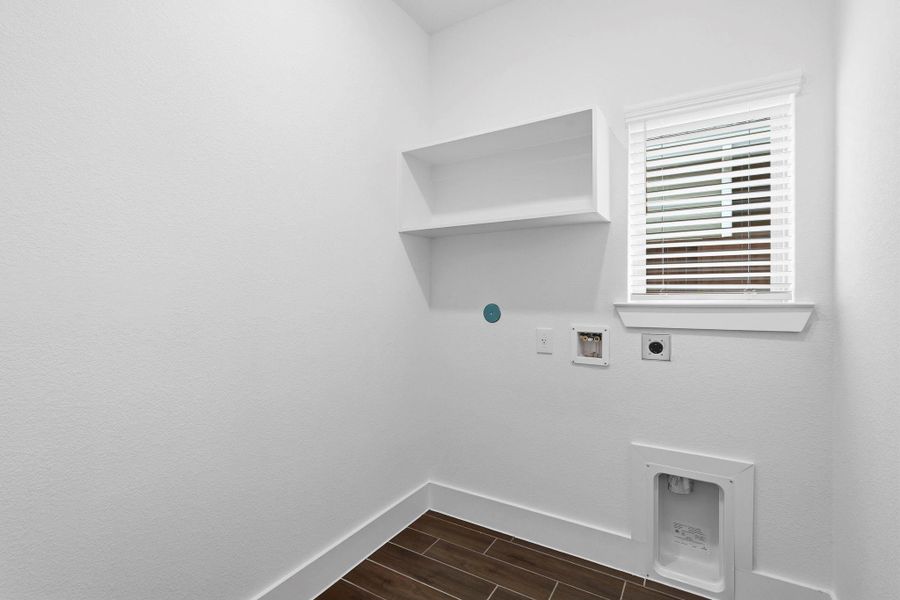 Spacious, unfurnished interior of a new home in Meridiana, Manvel (Image 16).