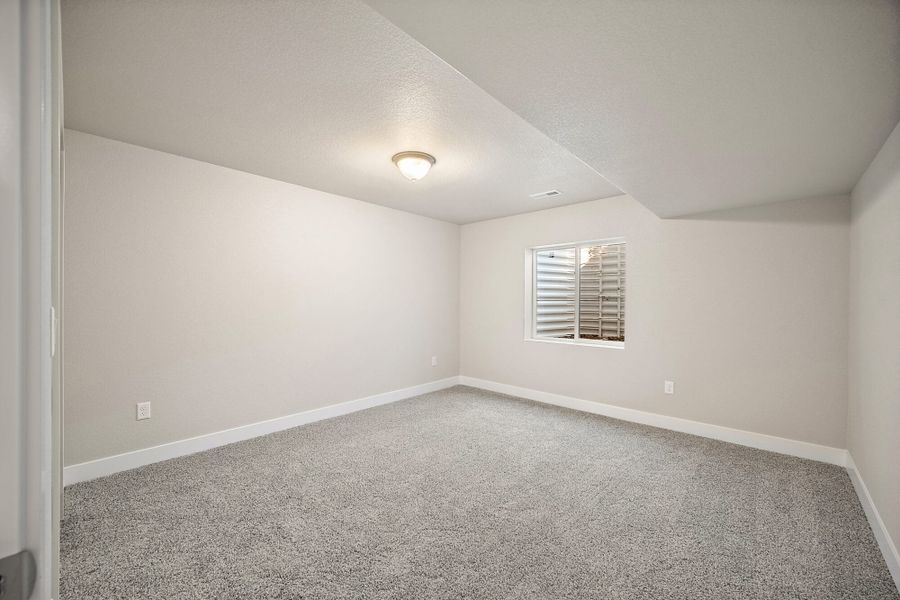 Spacious, unfurnished interior of a new home in Aspen Ranch, Fountain (Image 30).