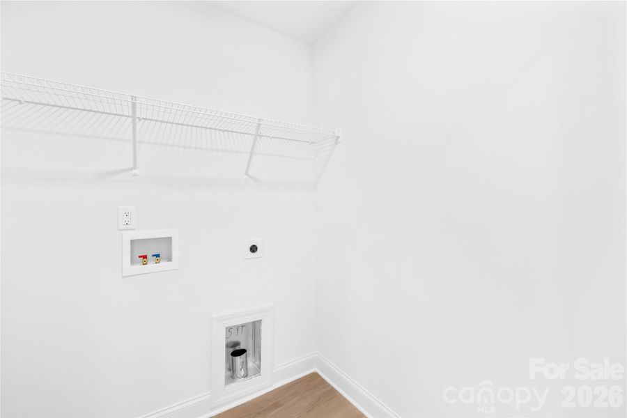 Spacious, unfurnished interior of a new home in , Kings Mountain (Image 33).