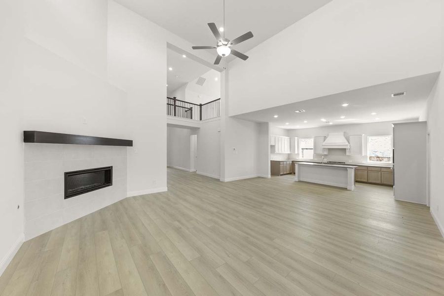 Spacious, unfurnished interior of a new home in The Reserve at Spiritas Ranch, Little Elm (Image 22).