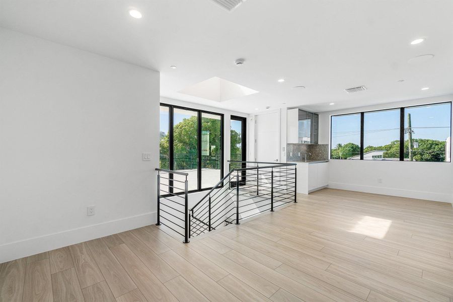 Spacious, unfurnished interior of a new home in , Delray Beach (Image 20).