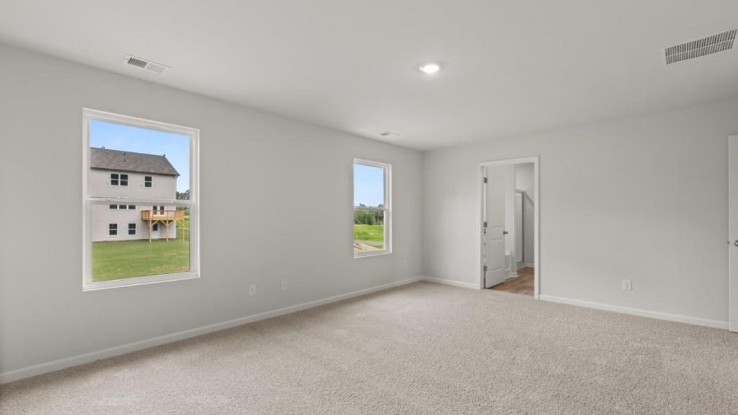 Spacious, unfurnished interior of a new home in Northwoods at Mirror Lake, Villa Rica (Image 17).
