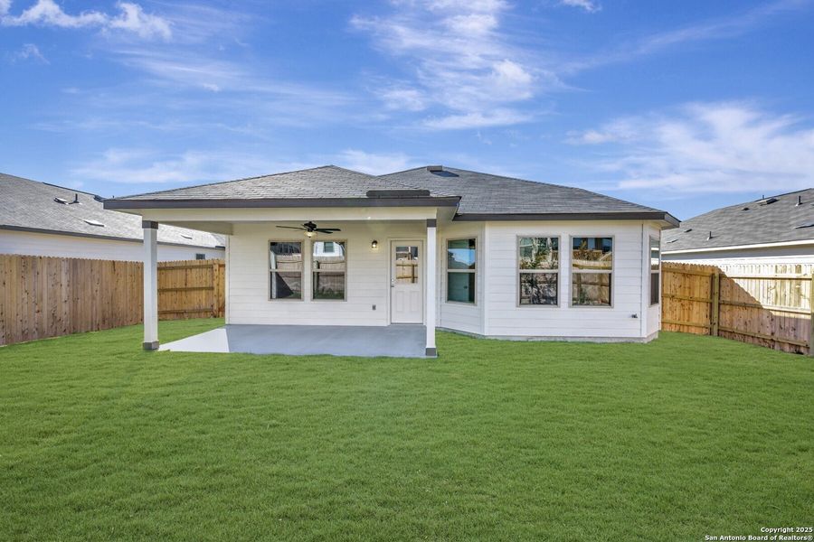 Exterior details and patio area of a home in Greenspoint Heights, Seguin (Image 20).