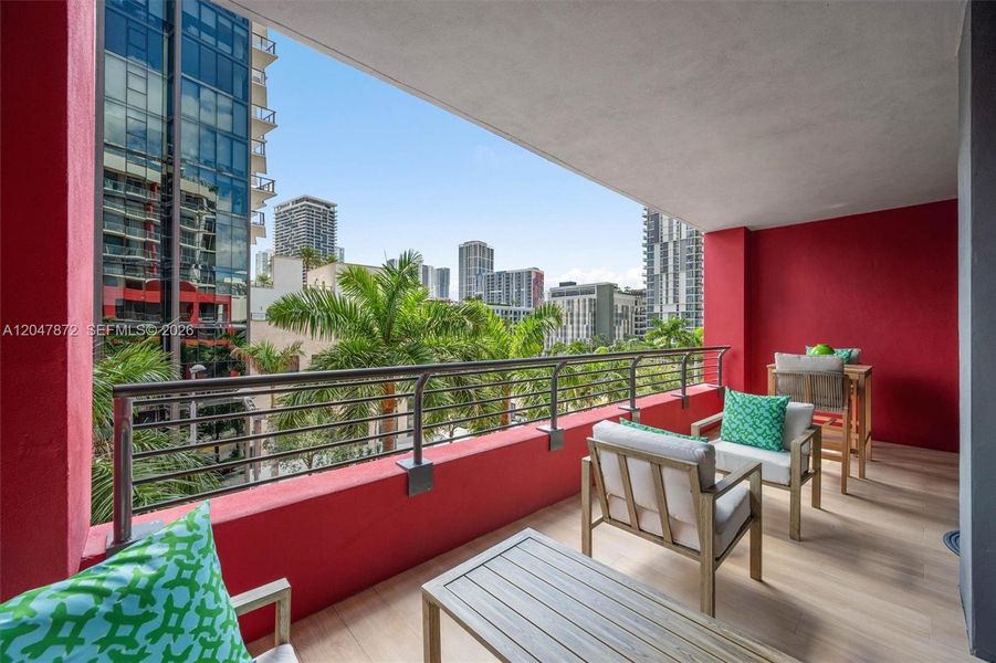Exterior details and patio area of a home in , Miami (Image 20).