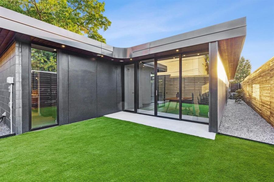 Front exterior of a new home in , Dallas, TX, highlighting curb appeal (Image 19). Front exterior of a new home in , Dallas, TX, highlighting curb appeal (Image 19).