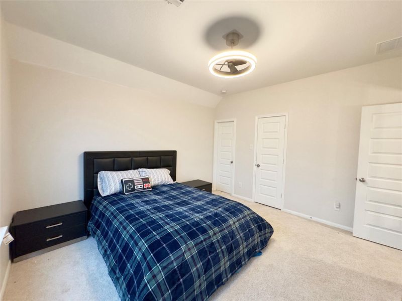 Furnished interior view inside a new home in Lakeview, Waller (Image 13).