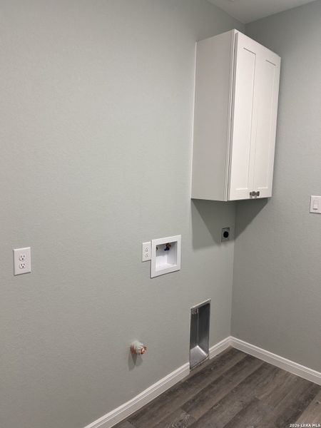 Spacious, unfurnished interior of a new home in , Nixon (Image 10).