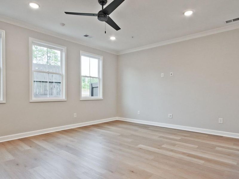 Spacious, unfurnished interior of a new home in Cherokee Township, Acworth (Image 20).