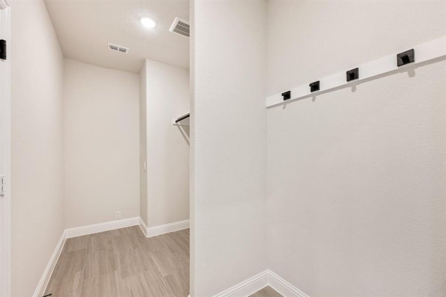 Spacious, unfurnished interior of a new home in Country Lakes Classic 60, Argyle (Image 17). Spacious, unfurnished interior of a new home in Country Lakes Classic 60, Argyle (Image 17).