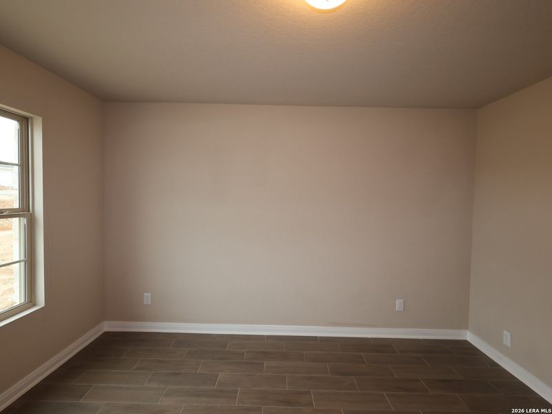 Spacious, unfurnished interior of a new home in Chaparral Ranch, Floresville (Image 22).