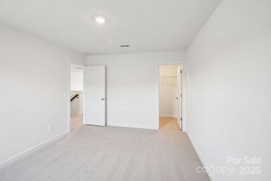 Spacious, unfurnished interior of a new home in Oxford Station, Salisbury (Image 14).