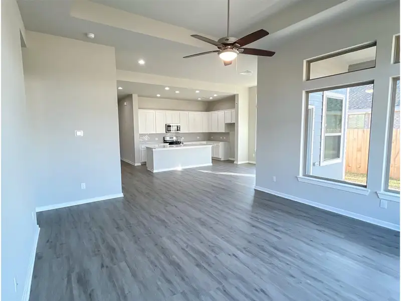Spacious, unfurnished interior of a new home in Lago Mar  50'  &  55', Texas City (Image 7).