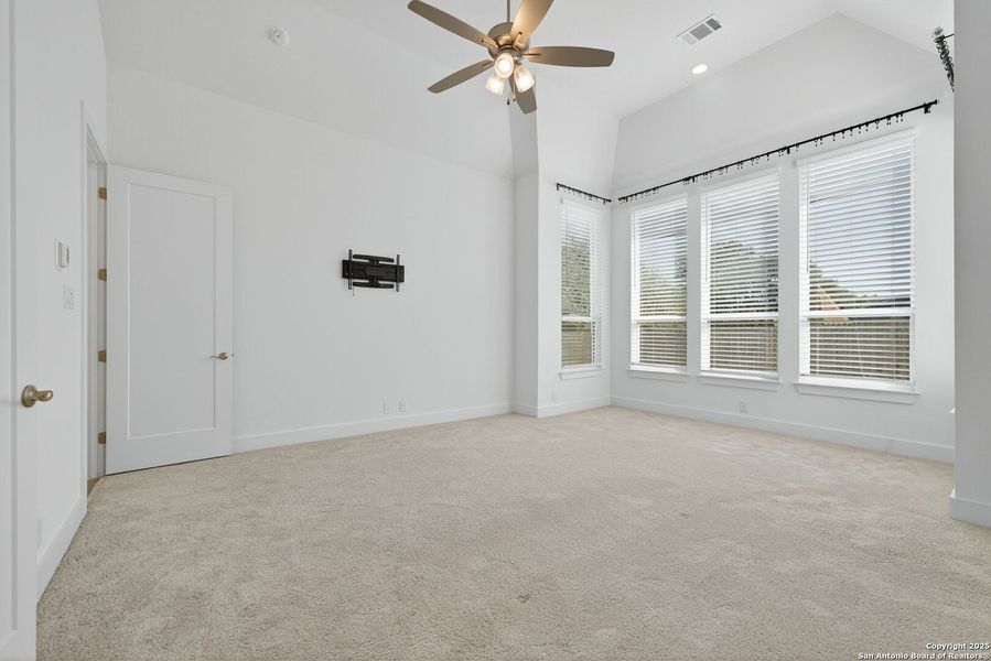 Spacious, unfurnished interior of a new home in Front Gate in Fair Oaks Ranch, Fair Oaks Ranch (Image 23). Spacious, unfurnished interior of a new home in Front Gate in Fair Oaks Ranch, Fair Oaks Ranch (Image 23).