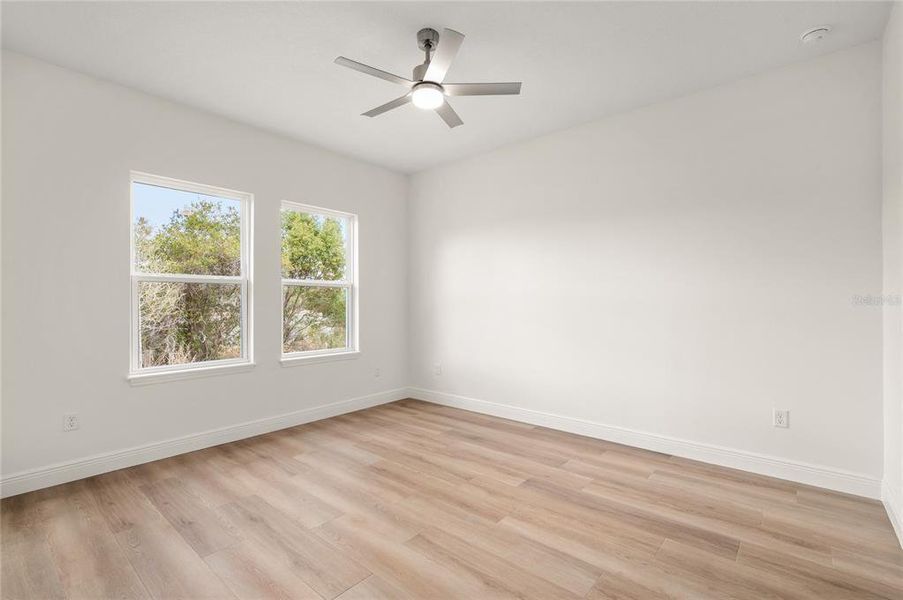 Spacious, unfurnished interior of a new home in , Osteen (Image 34).