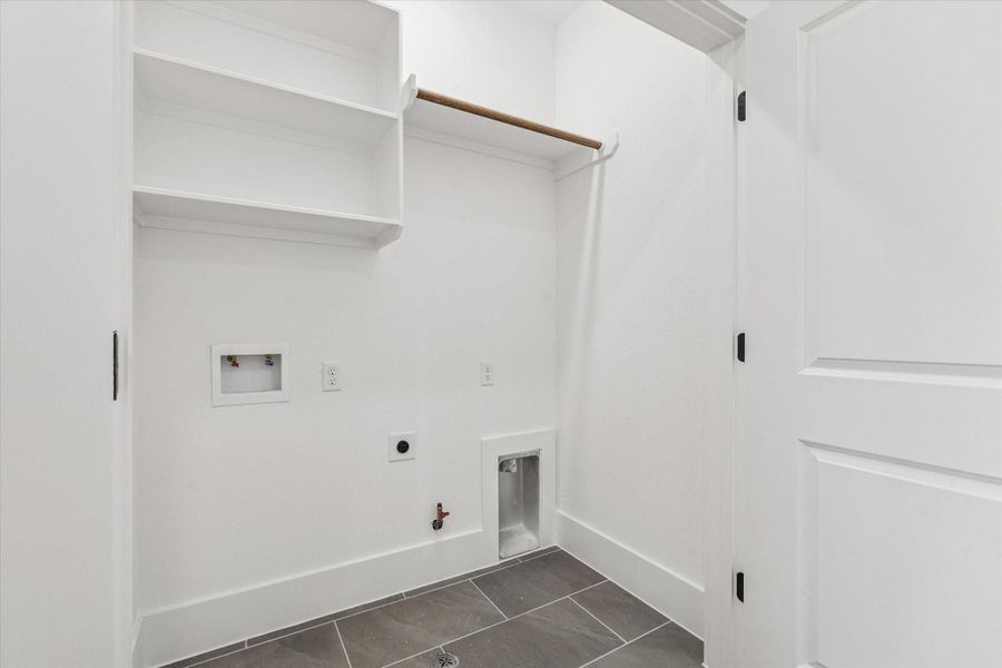 Spacious, unfurnished interior of a new home in Paul Quinn Heights, Houston (Image 23).