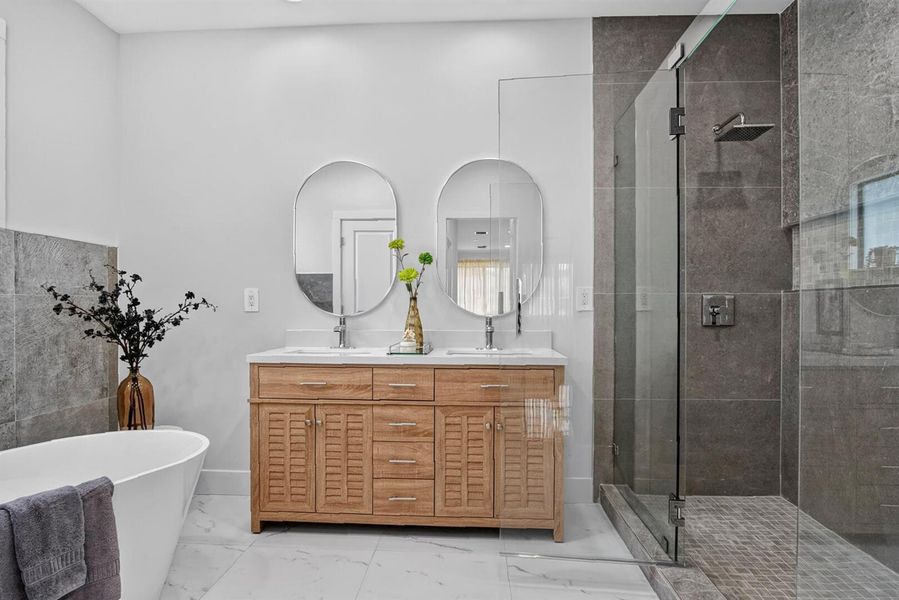 En suite bathroom En suite bathroom