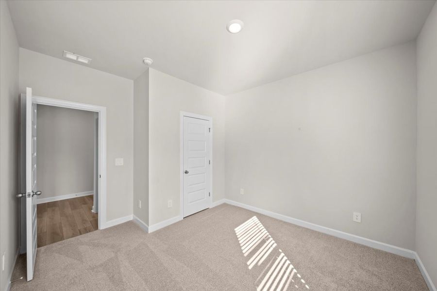 Spacious, unfurnished interior of a new home in Shiloh Valley, Piedmont (Image 15).