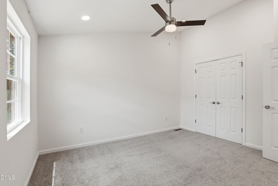 516 Singletary St SE-33