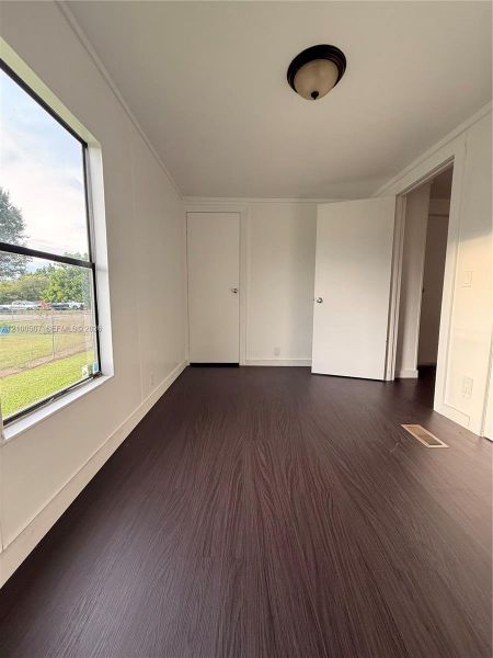 Spacious, unfurnished interior of a new home in , Moore Haven (Image 10).