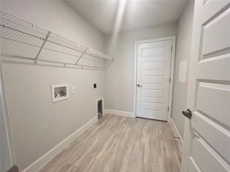 Spacious, unfurnished interior of a new home in Orange Blossom Hills, Summerfield (Image 12).
