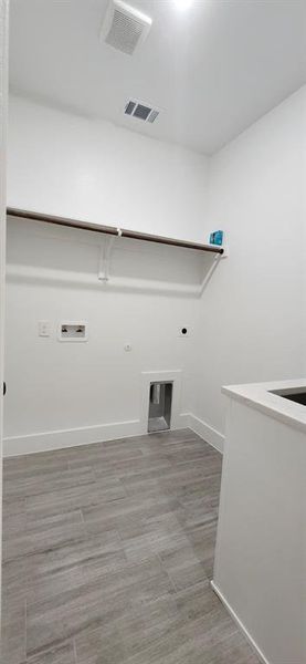 Spacious, unfurnished interior of a new home in , Fort Worth (Image 11).