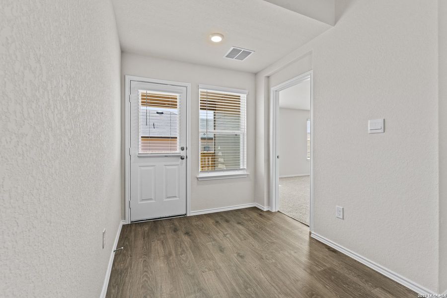 Spacious, unfurnished interior of a new home in High Garden, Comfort (Image 18).