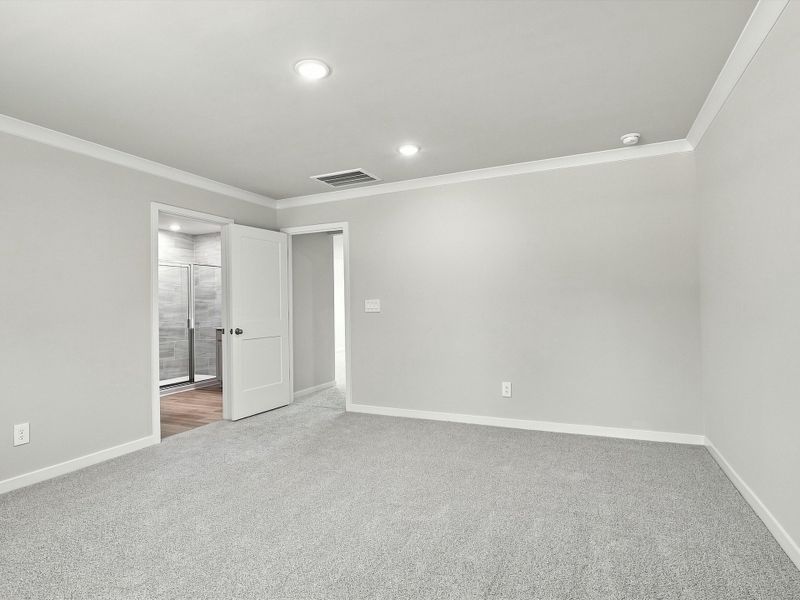 Spacious, unfurnished interior of a new home in The Heritage at Buffaloe Reserve, Raleigh (Image 15).