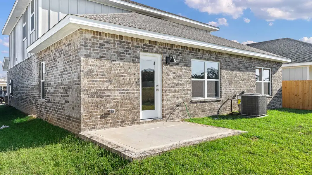 Representative exterior details of a home built from the Embry by D.R. Horton in Ashton Park Phase III, Freeport (Image 3). Representative exterior details of a home built from the Embry by D.R. Horton in Ashton Park Phase III, Freeport (Image 3).